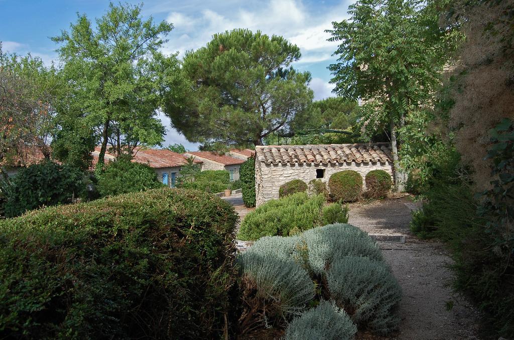 Cypres Du Paradis A Gordes Exterior photo